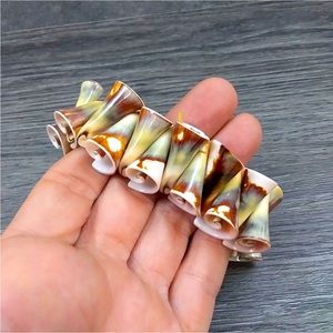 Super cute  Handmade Shell Stretch Bracelet.